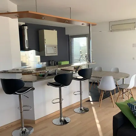 Appt 4 Pers, Centre-Ville Tout A Pieds, Plage 300M, Apercu Mer, Tres Calme Parking Prive, Possibilite Garage Et Location Velos Electriques Royan Exterior foto